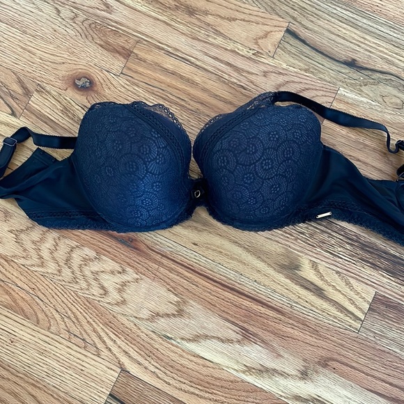 Chantelle plunge bra - Picture 1 of 4